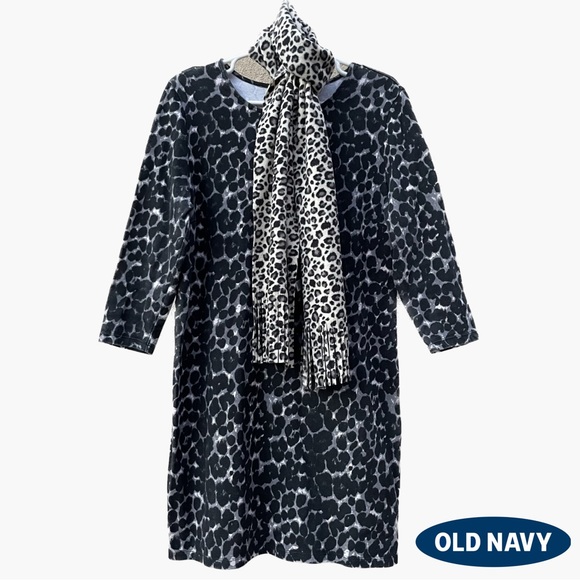Old Navy Cheetah Animal Print Heavy Knit Dress/Tunic Tee & flannel scarf | Sz L - Picture 1 of 5